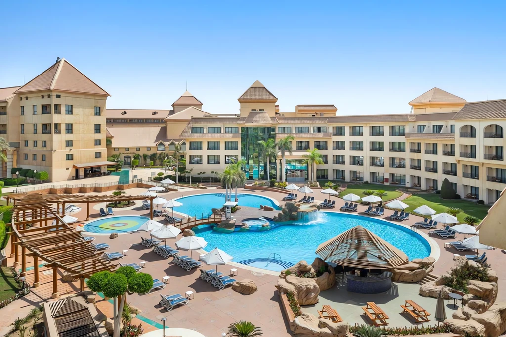 Hilton Pyramids Golf